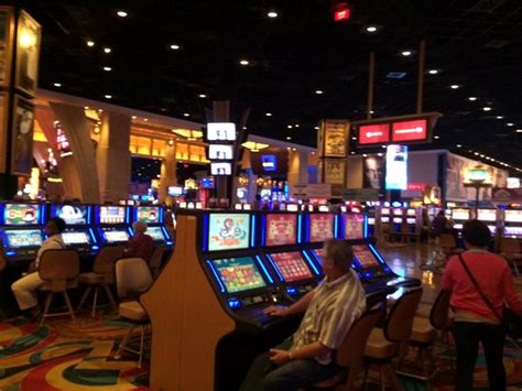 Review of Hollywood Casino Toledo in Toledo .